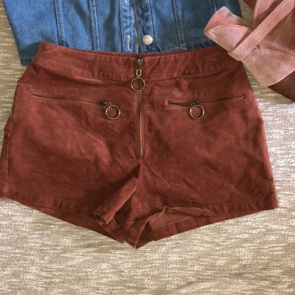 70s high waisted corduroy shorts - Picture 2 of 5